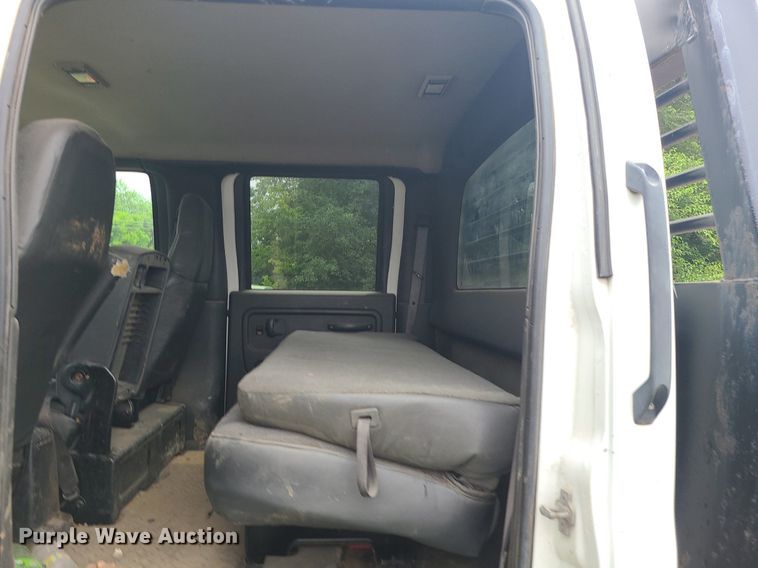 image for item MO9974 2009 Chevrolet C4500  Crew Cab flatbed truck