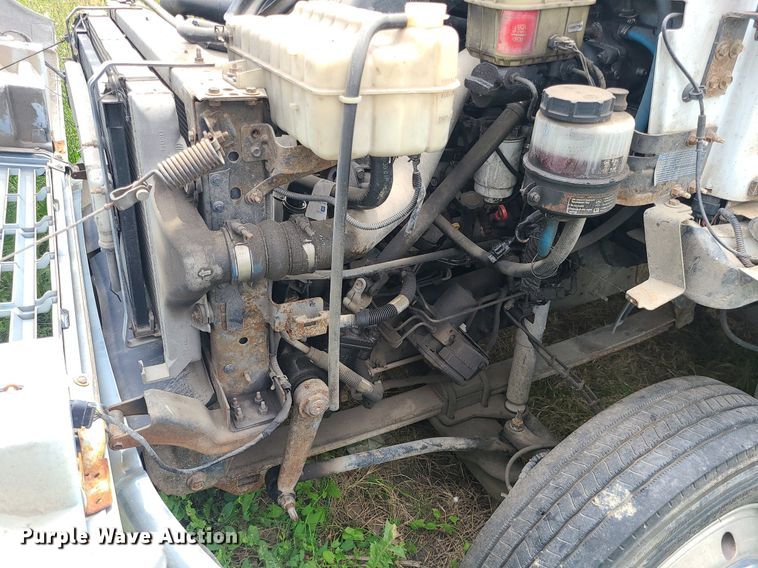 image for item MO9974 2009 Chevrolet C4500  Crew Cab flatbed truck