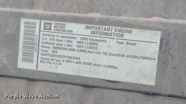 image for item MO9974 2009 Chevrolet C4500  Crew Cab flatbed truck