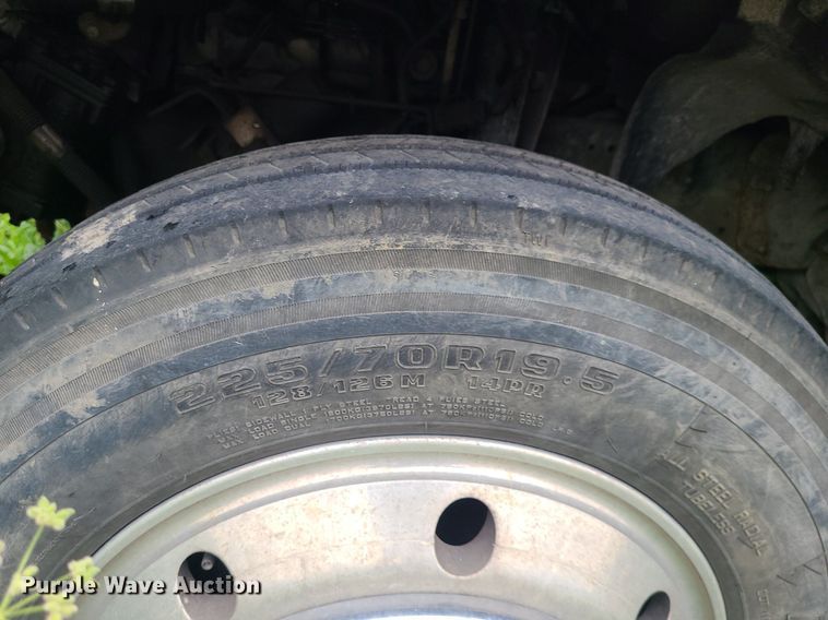 image for item MO9974 2009 Chevrolet C4500  Crew Cab flatbed truck