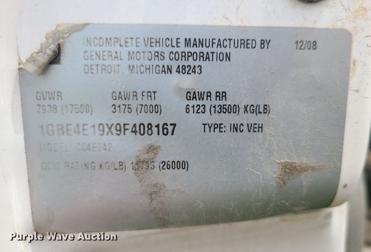 image for item MO9974 2009 Chevrolet C4500  Crew Cab flatbed truck