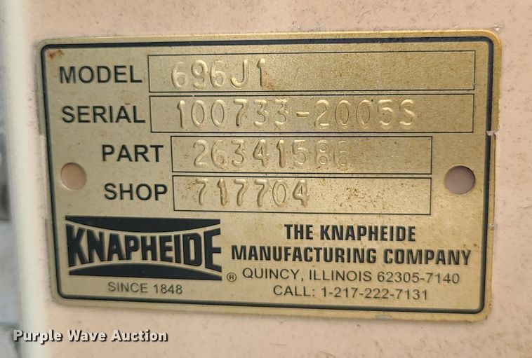 image for item MO9975 2005 Ford F250 Super Duty  Crew Cab utility bed pickup truck