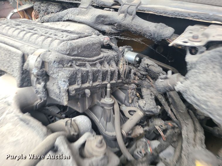 image for item MO9975 2005 Ford F250 Super Duty  Crew Cab utility bed pickup truck