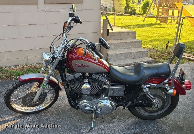 image for item MO9979 1997 Harley Davidson XL 1200C  motorcycle