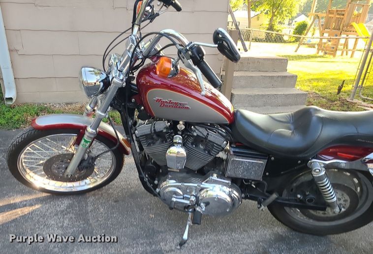 image for item MO9979 1997 Harley Davidson XL 1200C  motorcycle