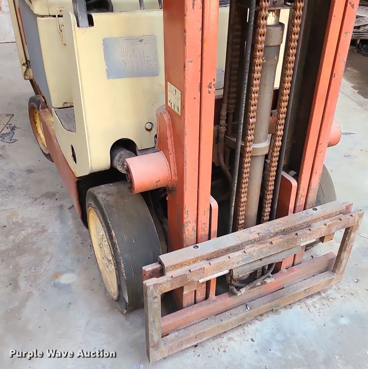 image for item MO9980 Nissan CYM02L255  forklift