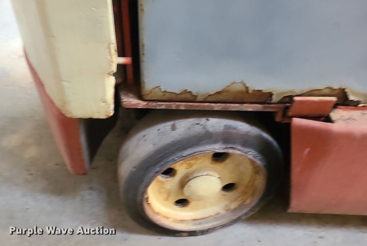 image for item MO9980 Nissan CYM02L255  forklift