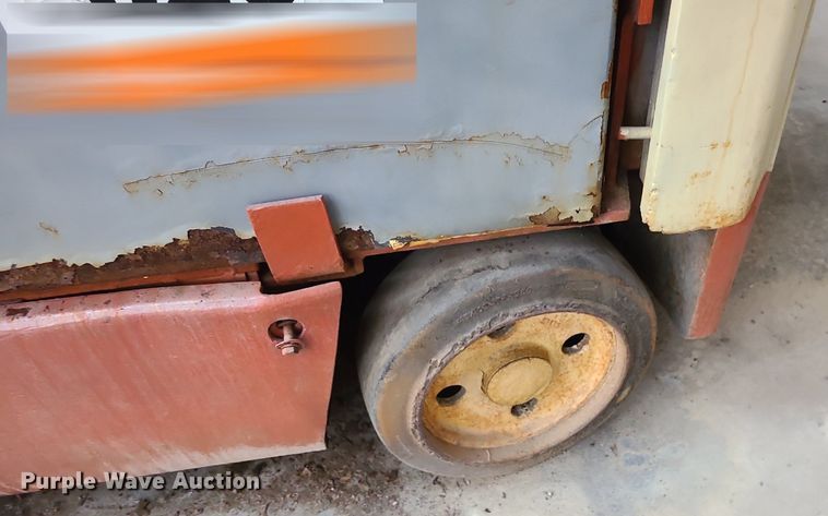 image for item MO9980 Nissan CYM02L255  forklift