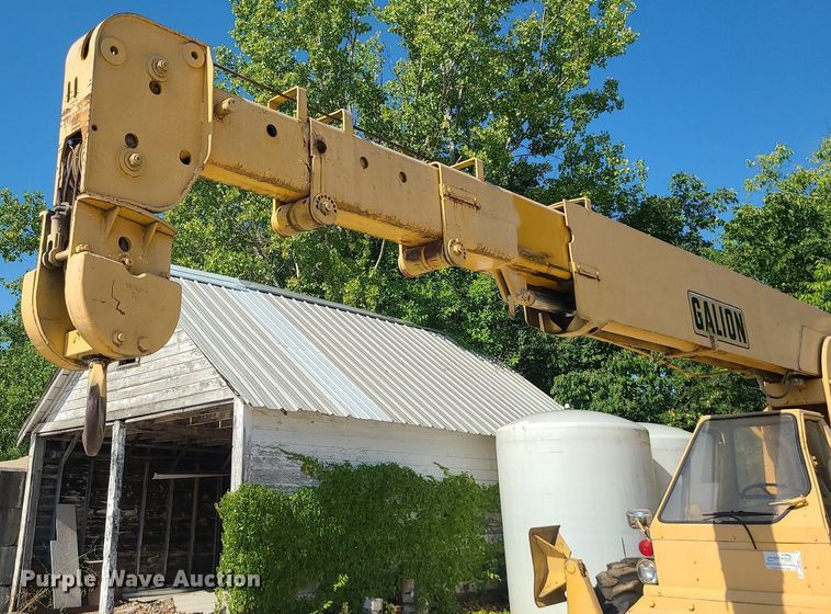 image for item MO9981 Galion KC10  crane