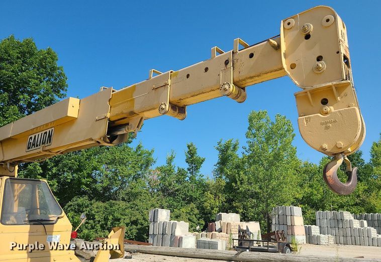 image for item MO9981 Galion KC10  crane