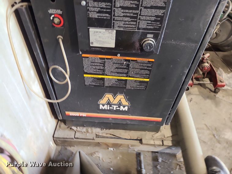 image for item MO9983 Mi-T-M HG-2004-2330  pressure washer