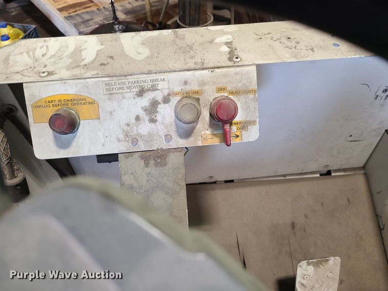 image for item MO9984 Utility vehicle