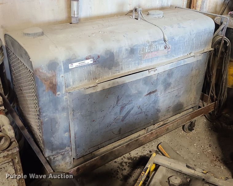 image for item MO9985 Lincoln SA-200  welder