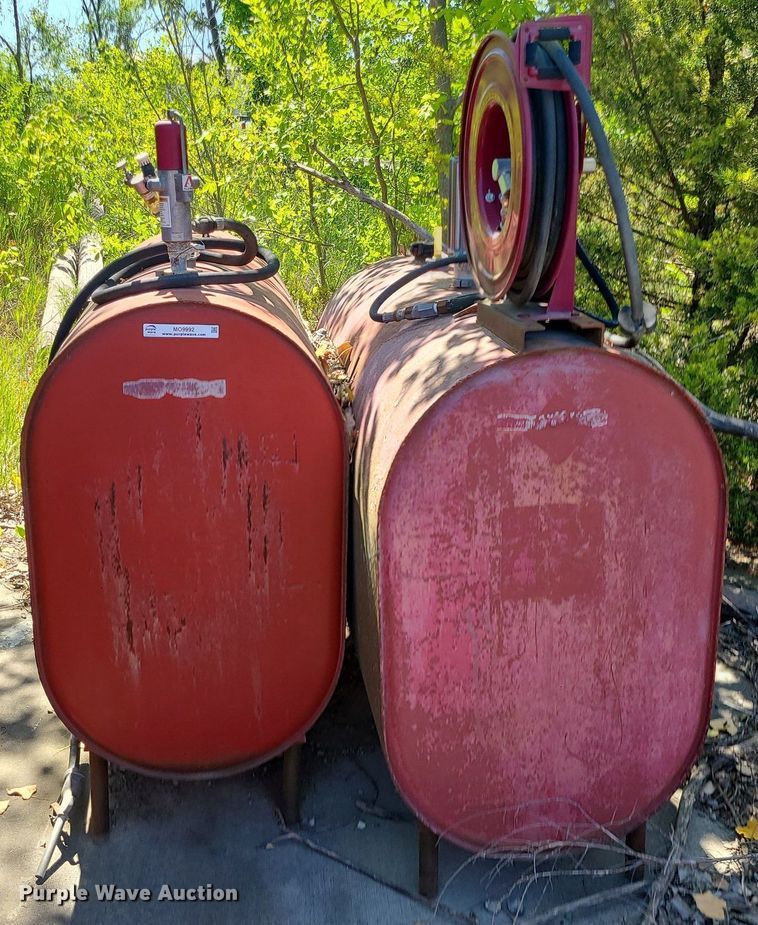 image for item MO9992 (2) oil tanks