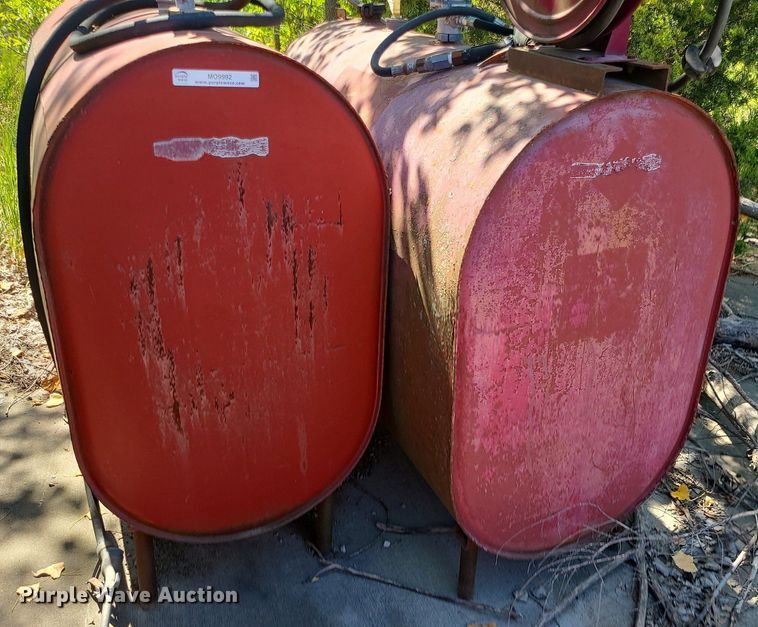 image for item MO9992 (2) oil tanks