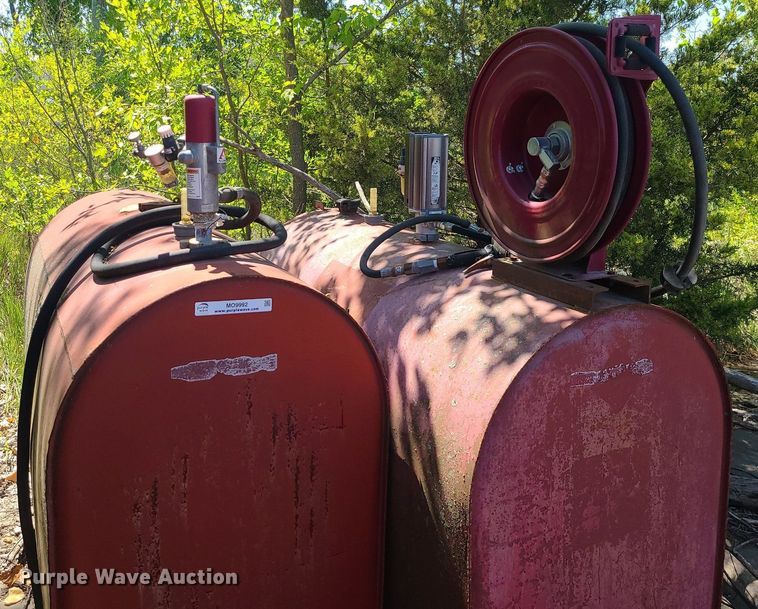 image for item MO9992 (2) oil tanks