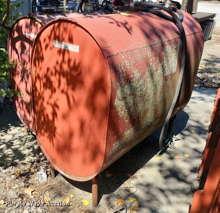 image for item MO9992 (2) oil tanks