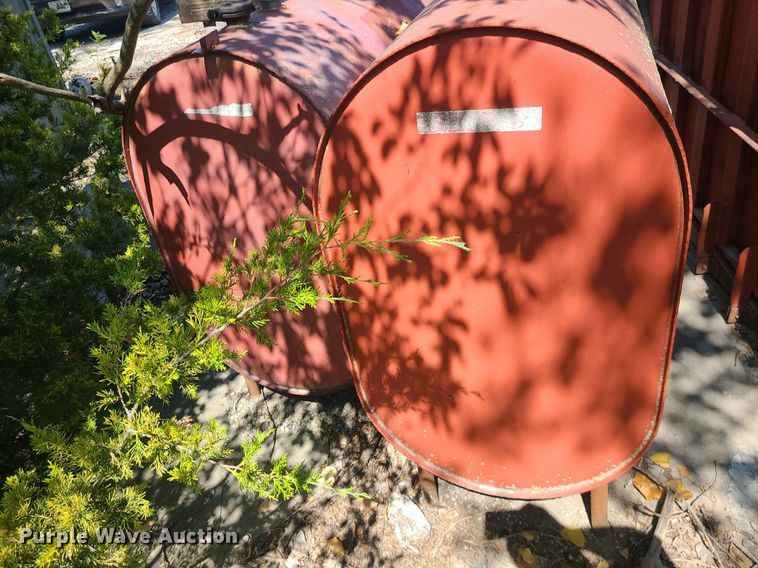 image for item MO9992 (2) oil tanks