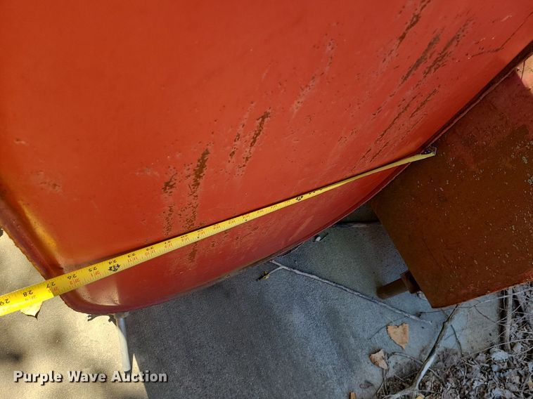 image for item MO9992 (2) oil tanks