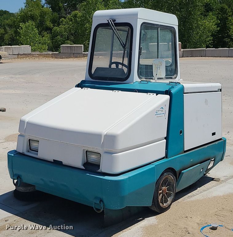 image for item MO9995 Tennant  sweeper