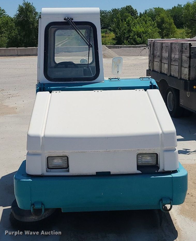 image for item MO9995 Tennant  sweeper