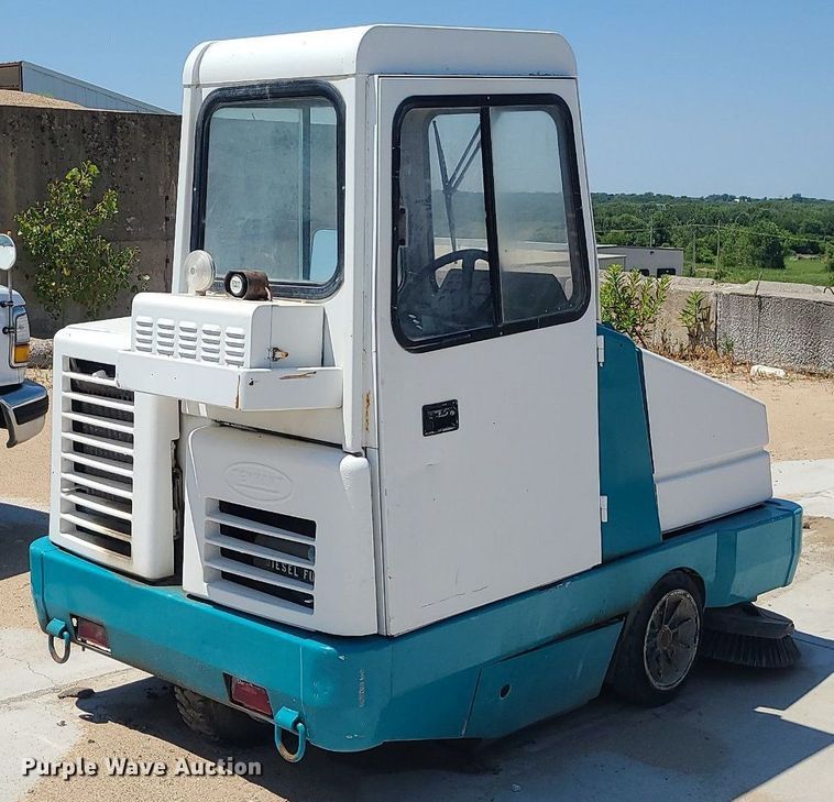 image for item MO9995 Tennant  sweeper