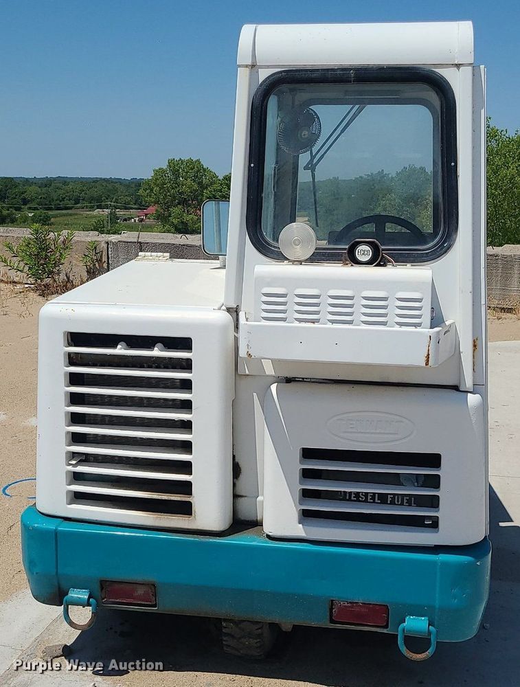 image for item MO9995 Tennant  sweeper