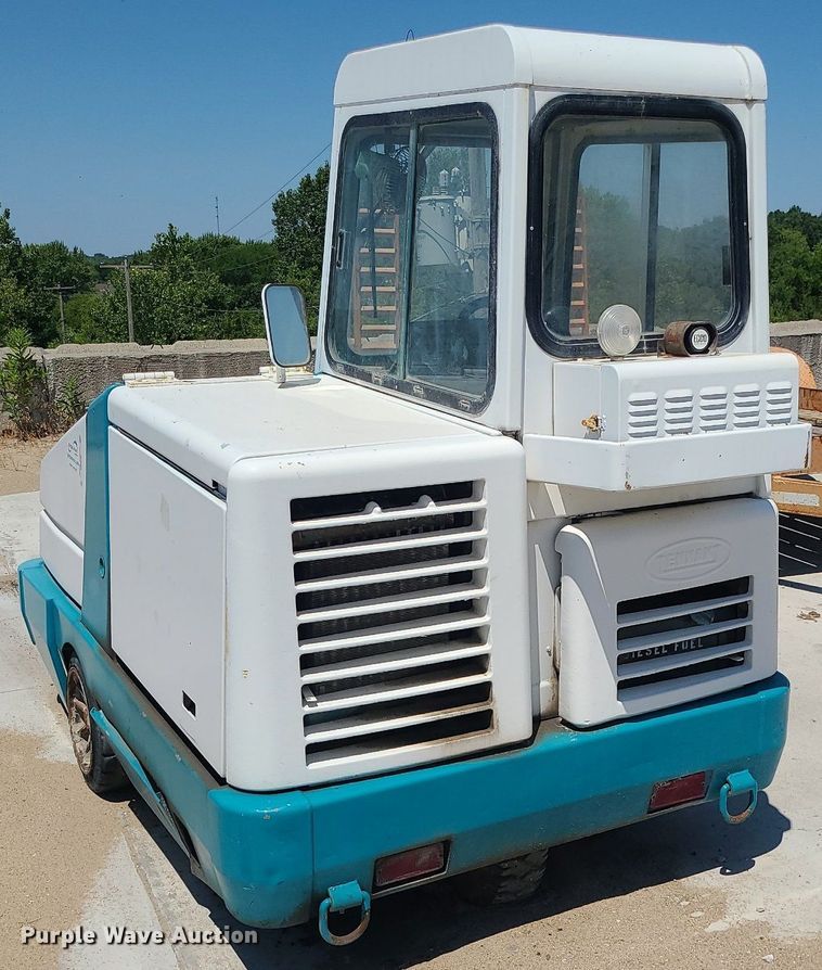 image for item MO9995 Tennant  sweeper