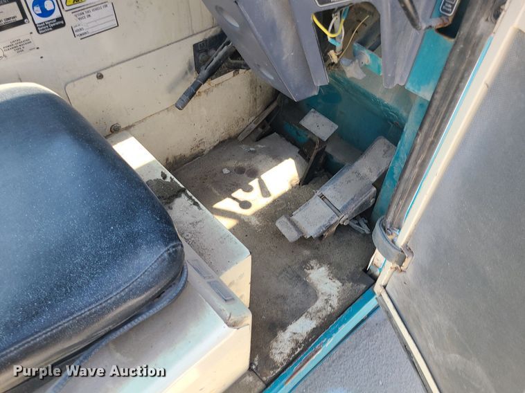 image for item MO9995 Tennant  sweeper