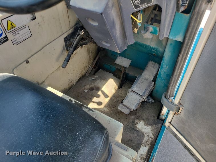 image for item MO9995 Tennant  sweeper