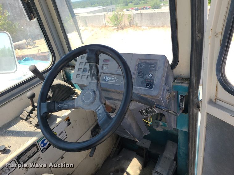 image for item MO9995 Tennant  sweeper