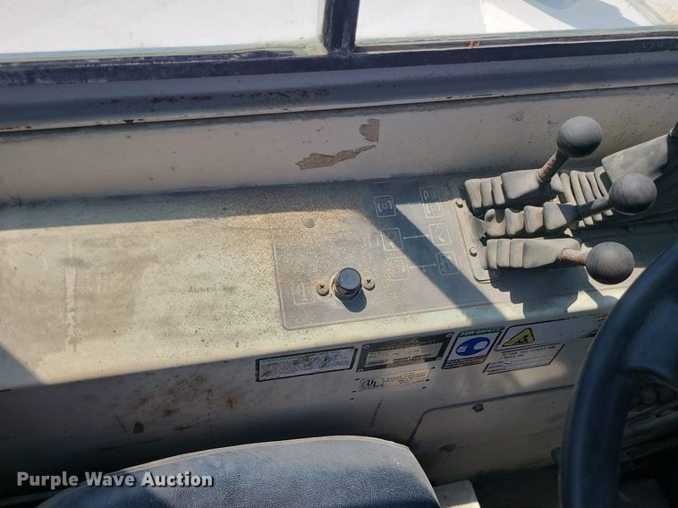 image for item MO9995 Tennant  sweeper