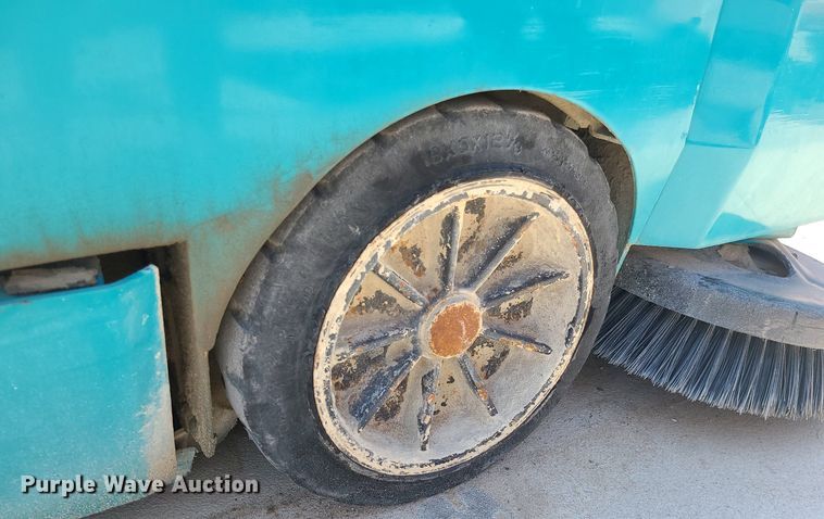 image for item MO9995 Tennant  sweeper