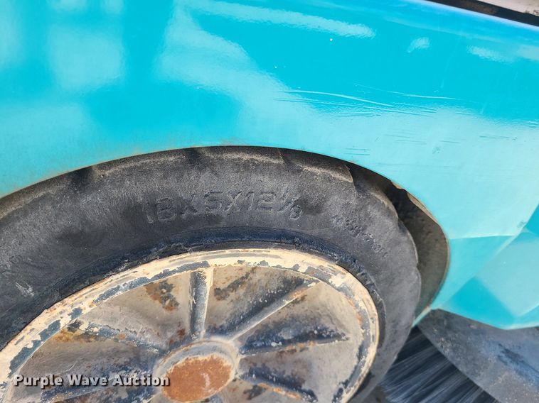 image for item MO9995 Tennant  sweeper