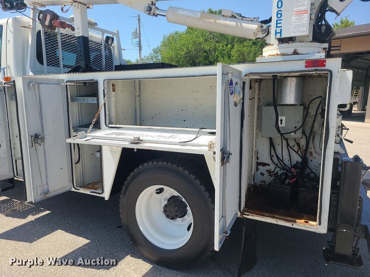 image for item MO9996 2007 International 4300  utility / service truck