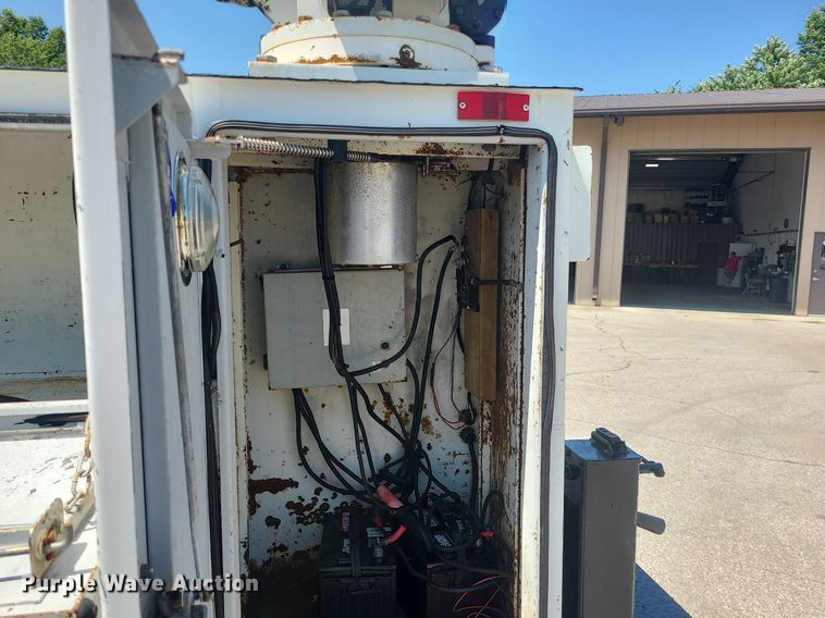 image for item MO9996 2007 International 4300  utility / service truck