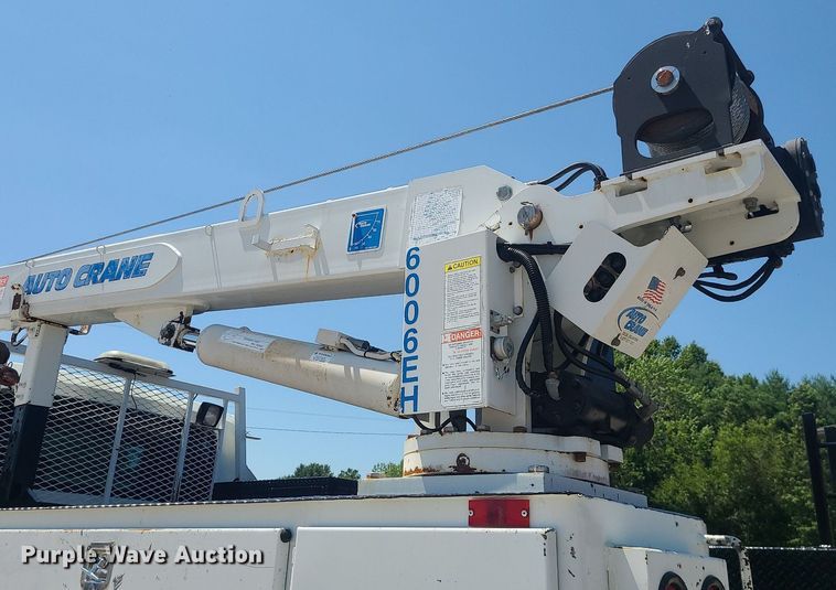 image for item MO9996 2007 International 4300  utility / service truck