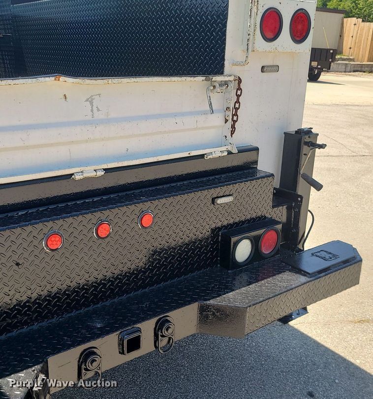 image for item MO9996 2007 International 4300  utility / service truck