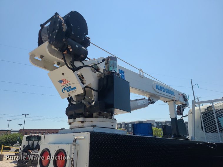 image for item MO9996 2007 International 4300  utility / service truck