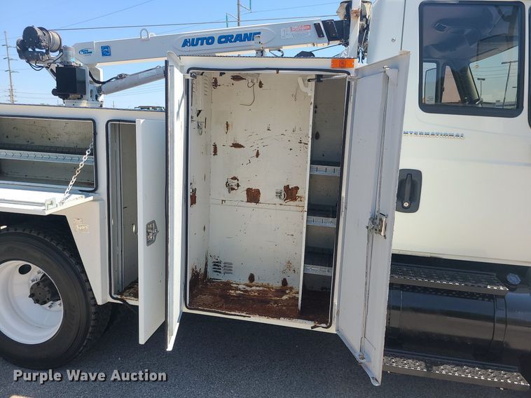 image for item MO9996 2007 International 4300  utility / service truck