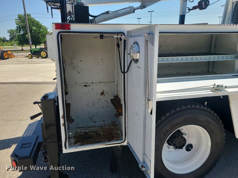 image for item MO9996 2007 International 4300  utility / service truck