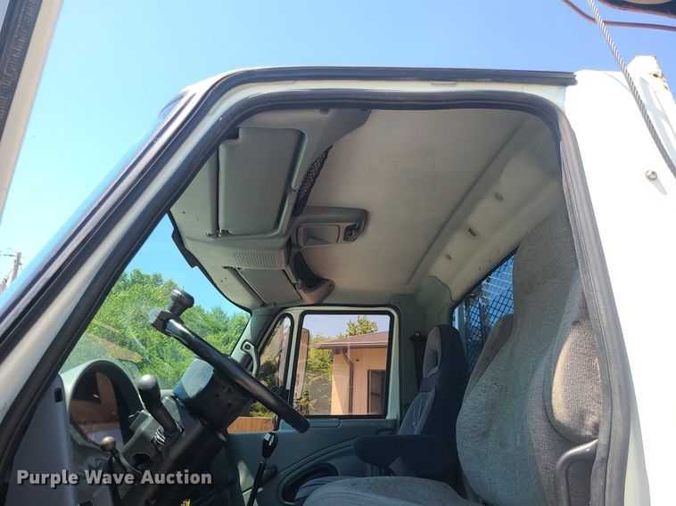 image for item MO9996 2007 International 4300  utility / service truck