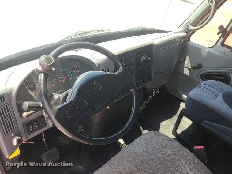 image for item MO9996 2007 International 4300  utility / service truck