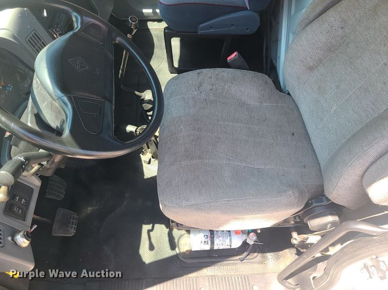 image for item MO9996 2007 International 4300  utility / service truck