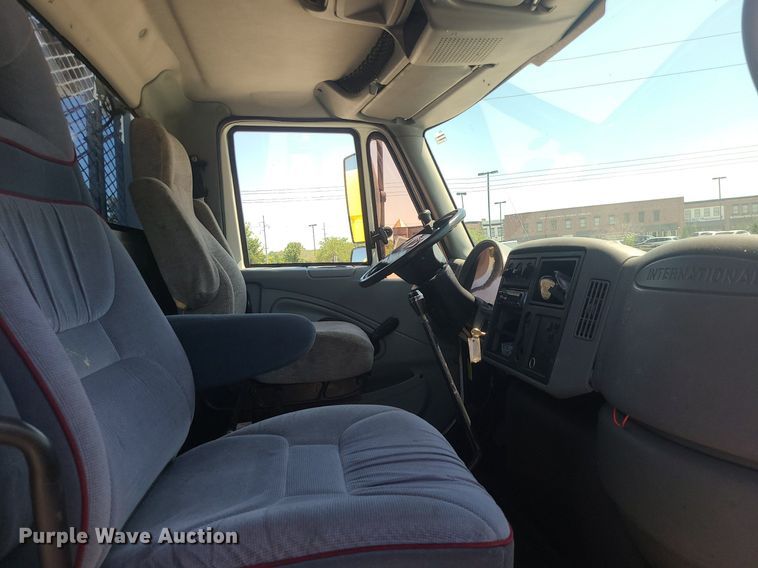 image for item MO9996 2007 International 4300  utility / service truck