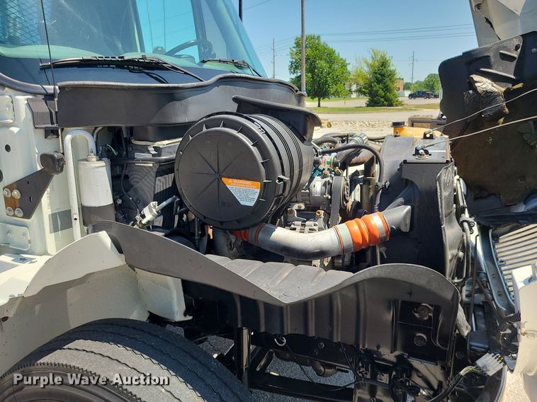 image for item MO9996 2007 International 4300  utility / service truck