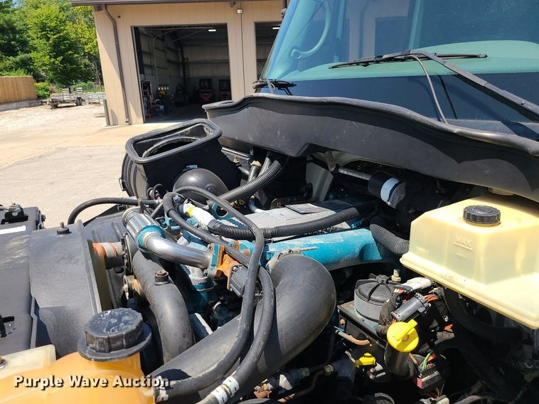 image for item MO9996 2007 International 4300  utility / service truck