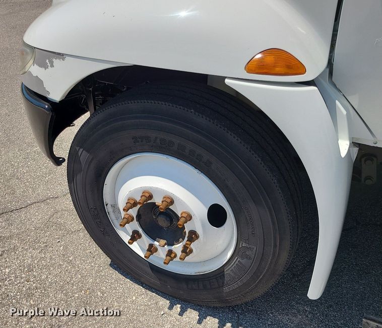 image for item MO9996 2007 International 4300  utility / service truck