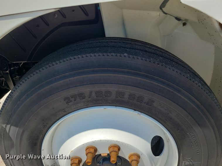 image for item MO9996 2007 International 4300  utility / service truck