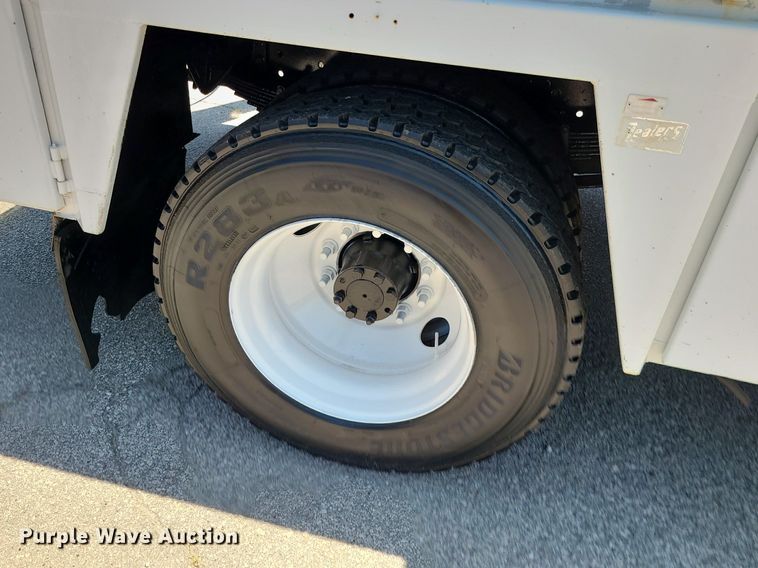 image for item MO9996 2007 International 4300  utility / service truck